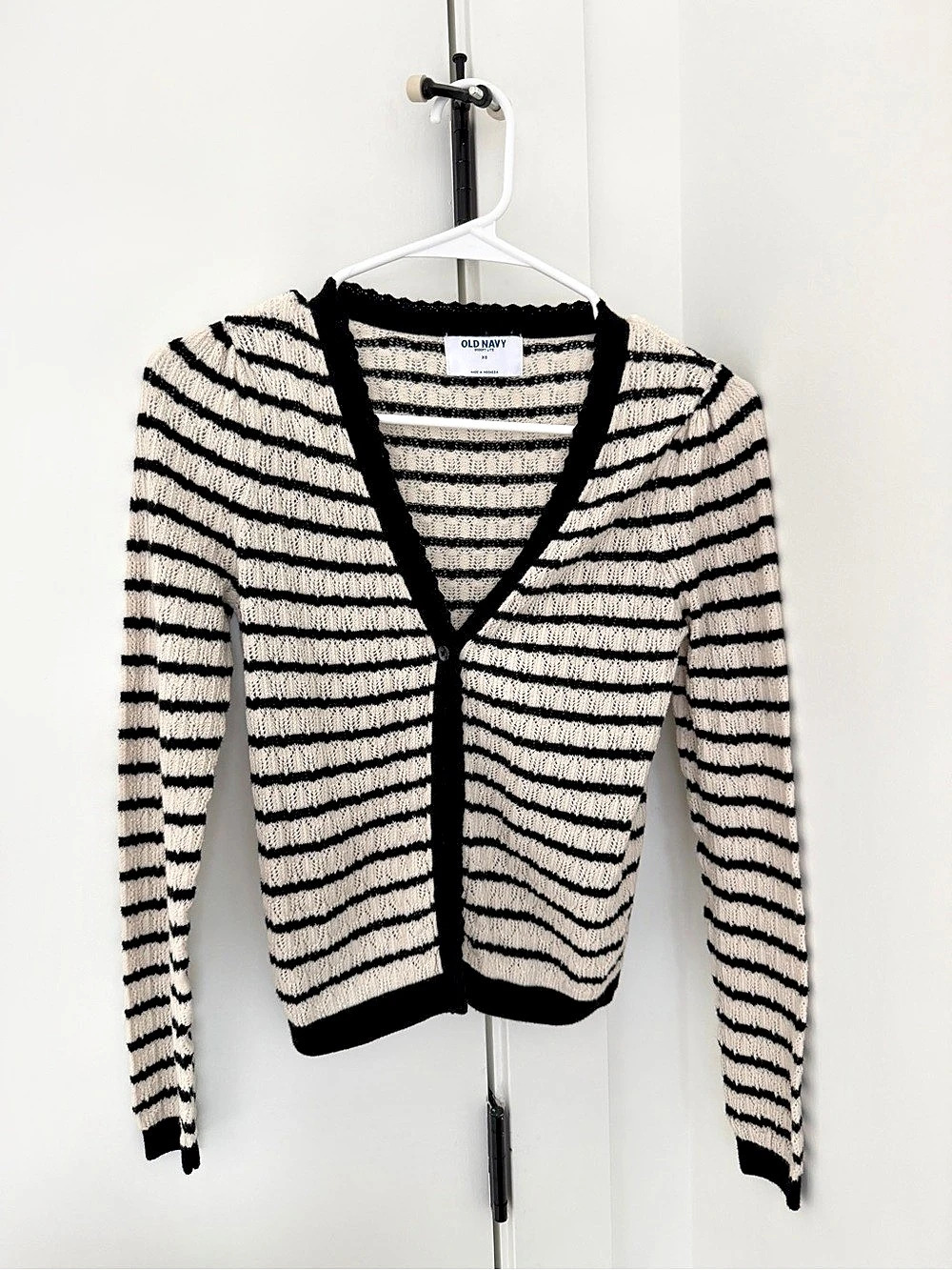 Old Navy SoSoft Lite V-Neck Pointelle Cardigan Black & Cream XS